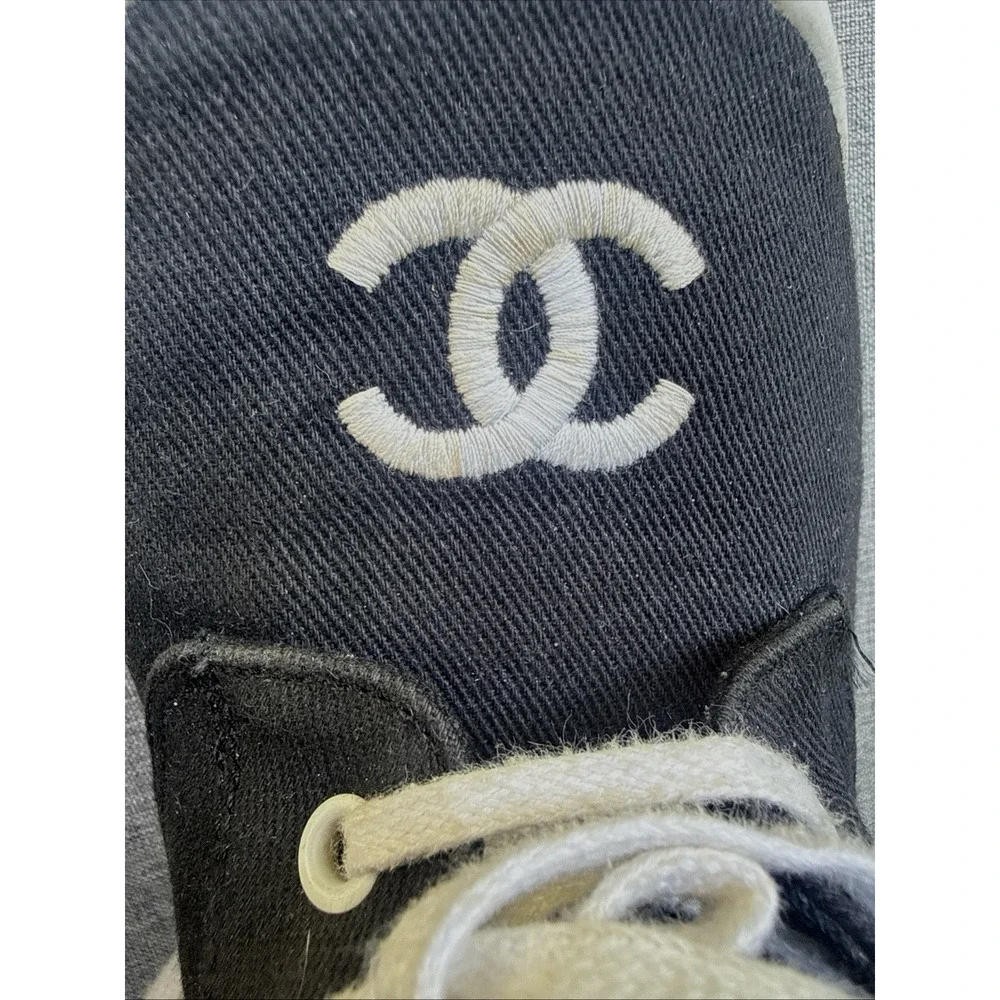 CHANEL authentic cc